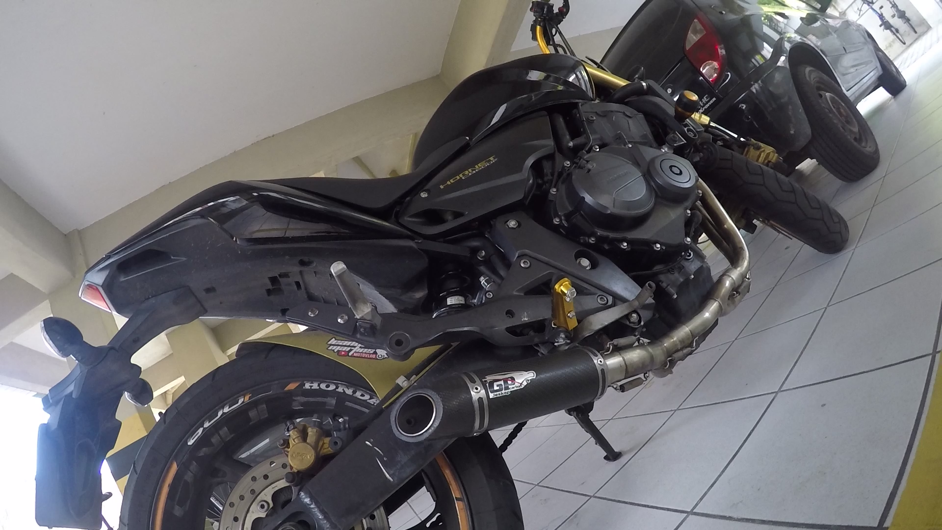 http://videos.introcdc.com/Canal/MotoVlog/Serjona/Novo Escape/GOPR4668,1.00_03_31_39.Quadro008.png